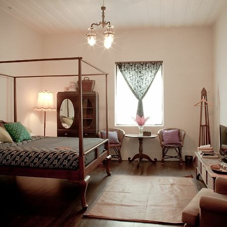 The Asadang Bed And Breakfast Bangkok Esterno foto